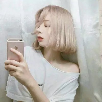 那女孩是谁